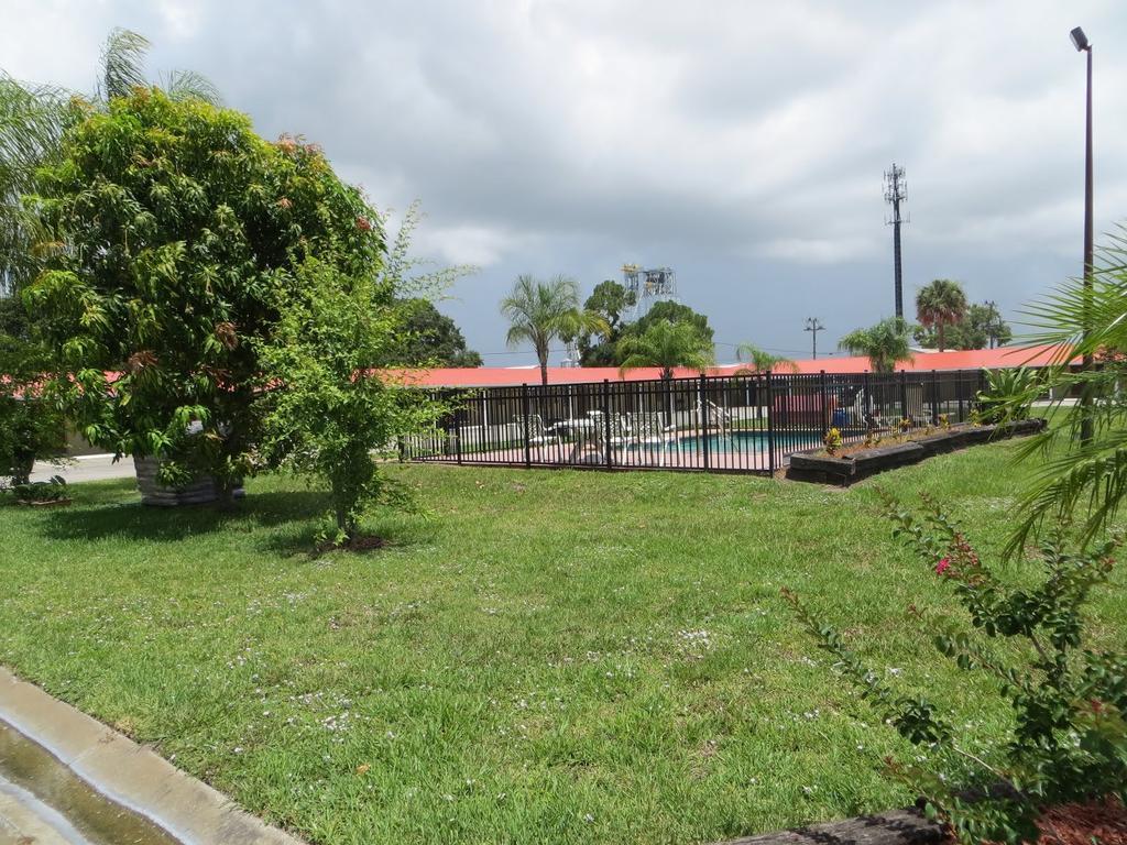 Travelers Inn Okeechobee Zewnętrze zdjęcie